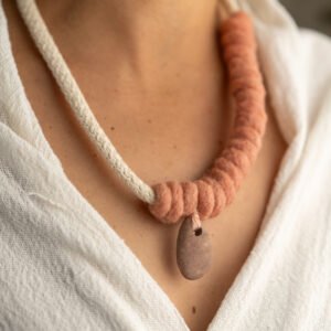 collar rosa