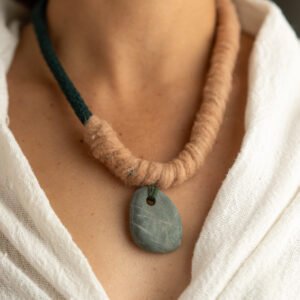 collar verde