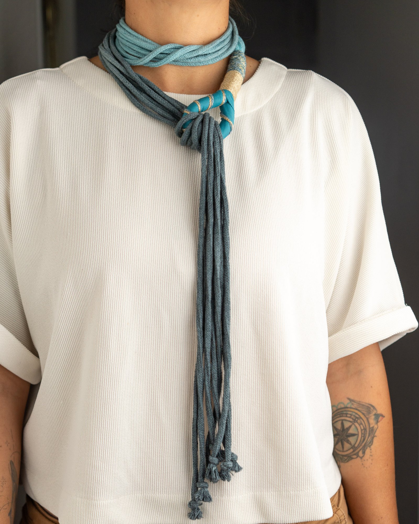 collar azul collar azul