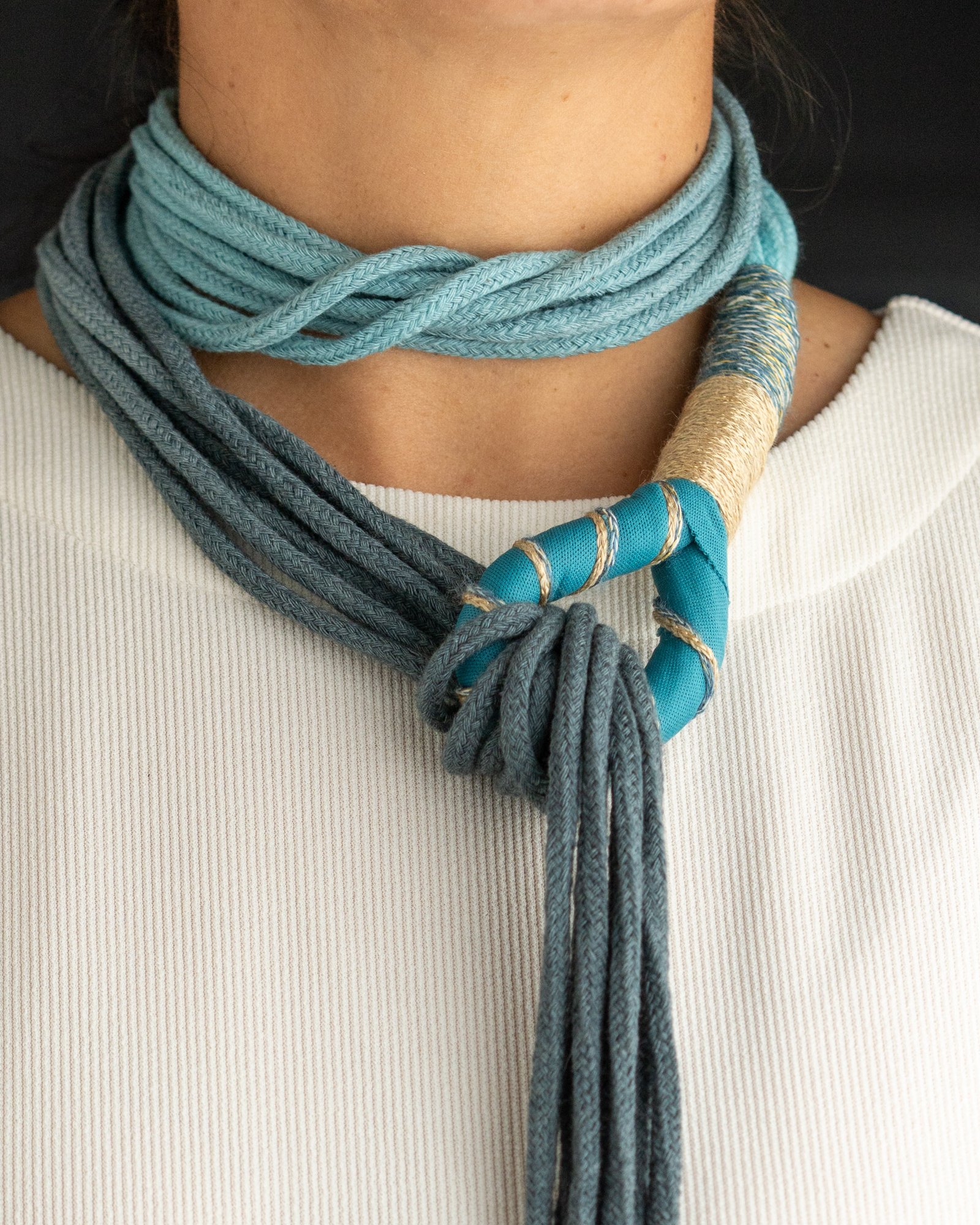 collar azul collar azul